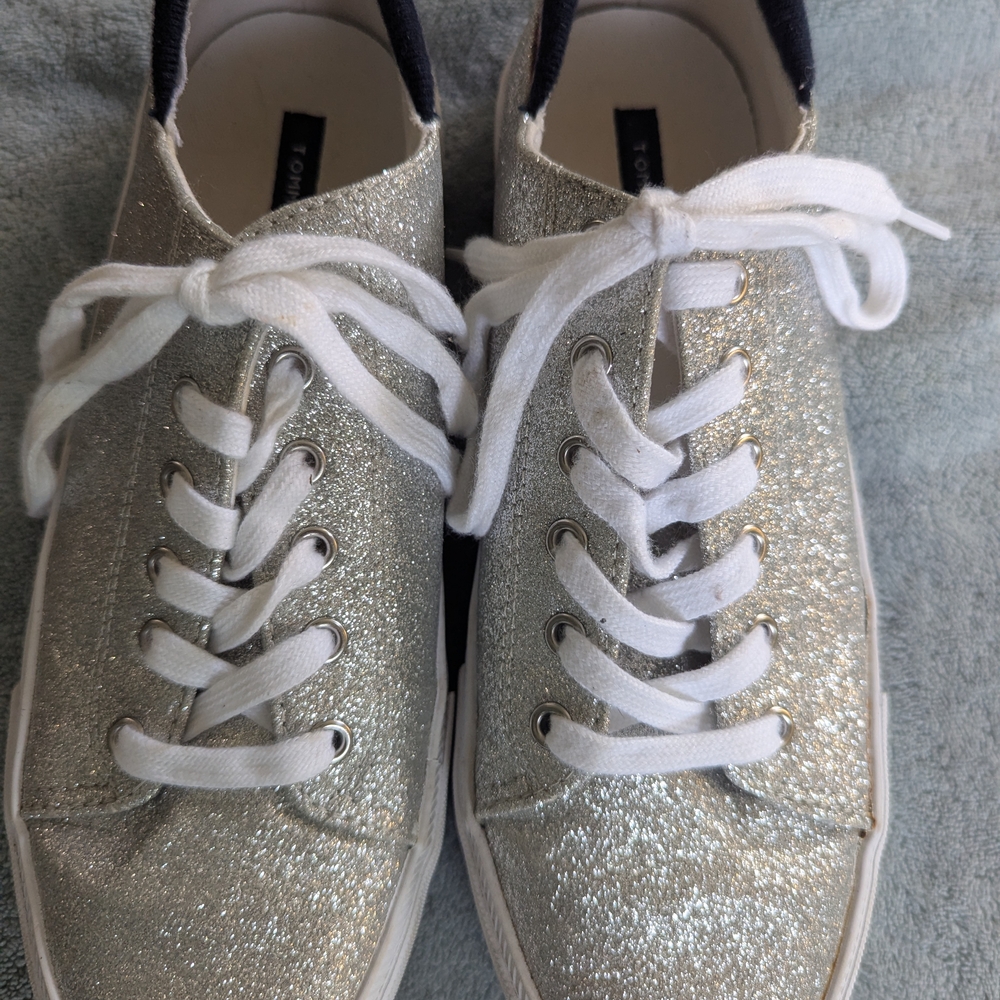 Tommy Hilfiger Sparkly Silver Low-Top Sneakers W/ Tiny Flaw On Back Of One Shoe